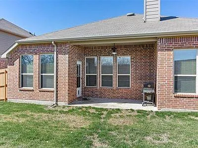 1816 Woodlawn Trl — Photo 27