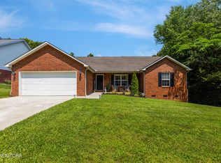 8418 Wade Crest Ln, Powell, TN 37849