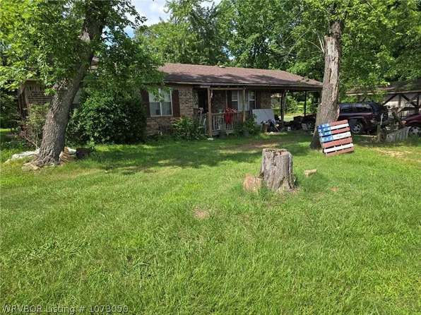 910 Young St, Alma, AR 72921