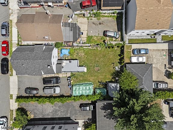 2nd image of 205-207 E 24Th St