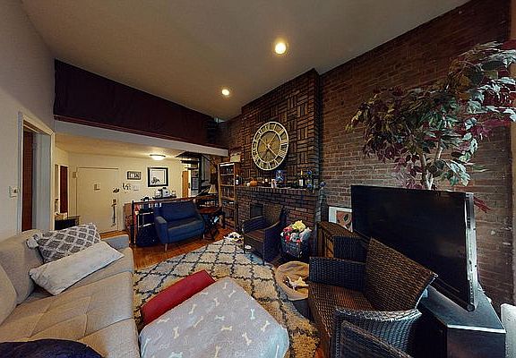 3rd image of 54 W 85th St #4B