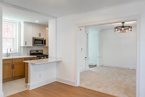 32 Nassau St #3-B Photo 1