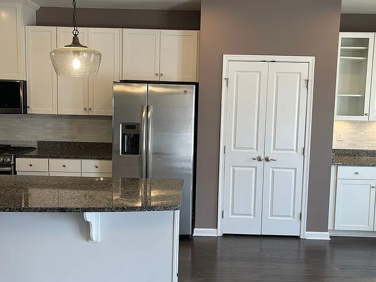 331 S Parkway Dr — Photo 37