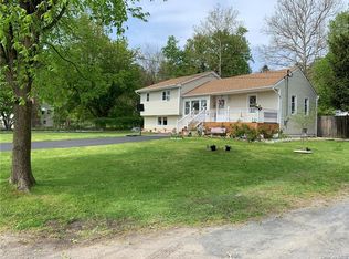 19 Riley Rd, New Windsor, NY 12553
