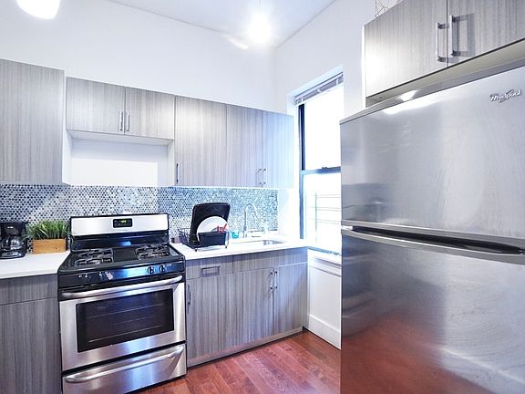 4th image of 27 Audubon Ave #5A