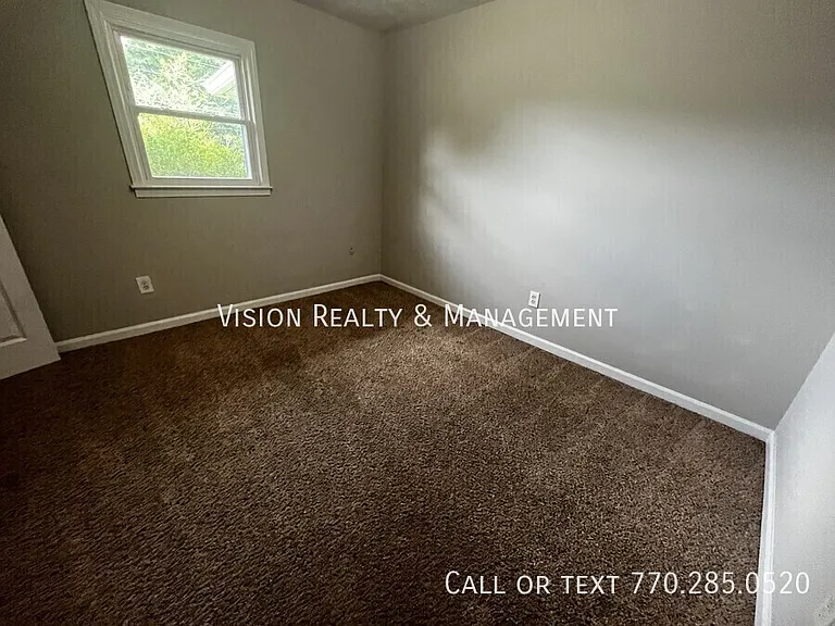 260 Castlegate Cir — Photo 12