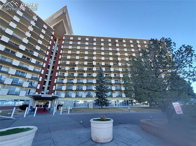 1st image of 411 Lakewood Cir APT A611