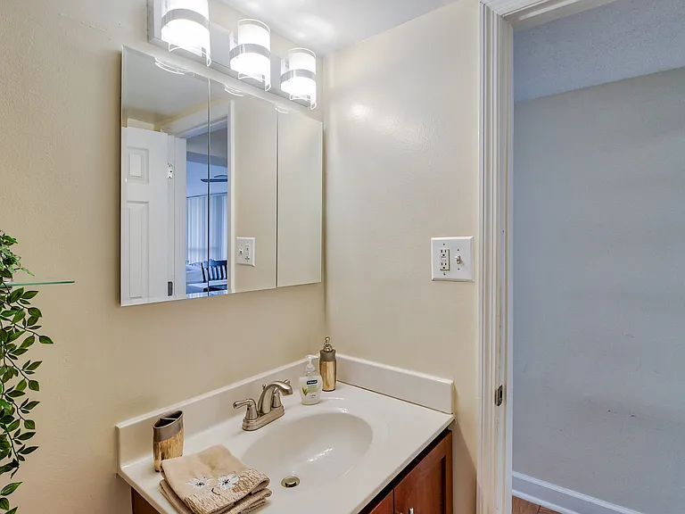 Heritage Park Apartments — Photo 8
