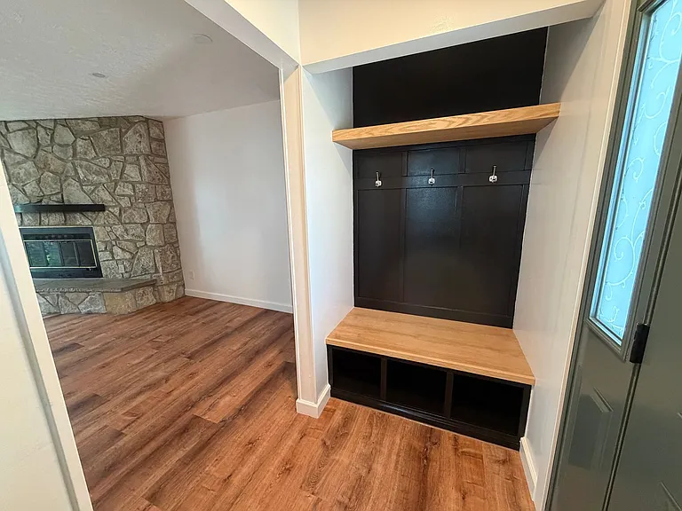 2421 Brook Ln — Photo 3