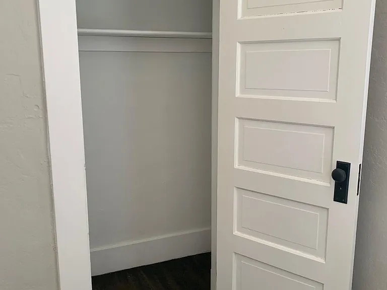 1201 N Irwin St #6 — Photo 4