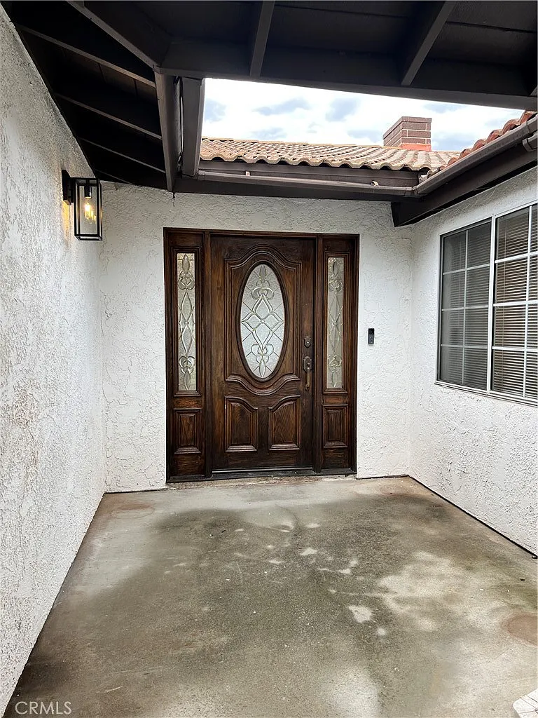 4 bed, 1879 sqft, $3,995 — Photo 2