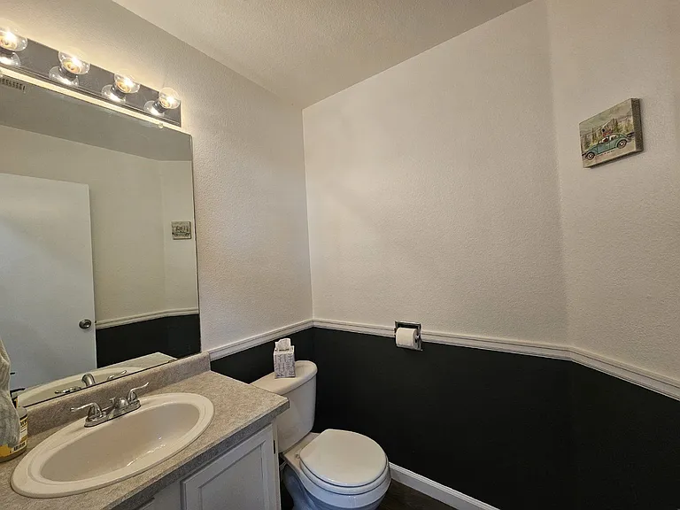 10043 Mackay Dr — Photo 10