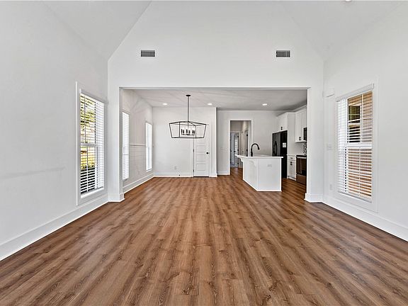 4th image of 1299 Burrow Cir