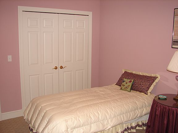2nd image of 522 Spicebush Ln