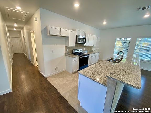 5th image of 514 S San Gabriel Ave