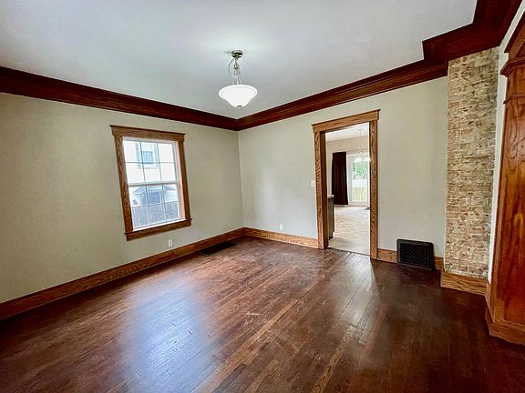 3rd image of 2031 3rd Ave