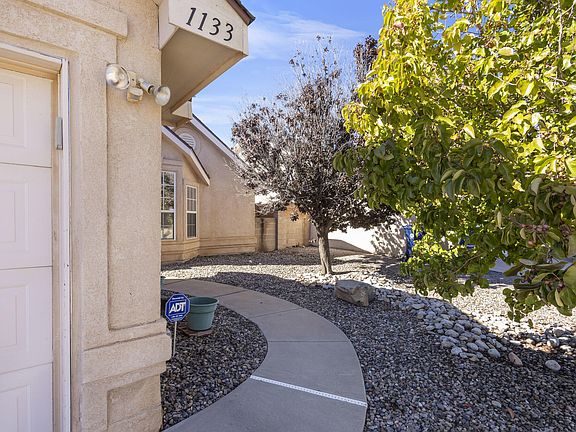 4th image of 1133 Avenida Las Vistas NW