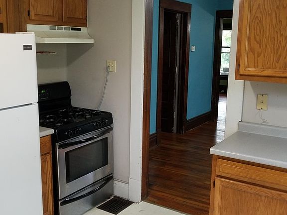 5th image of 349 Carlton Ave SE #1