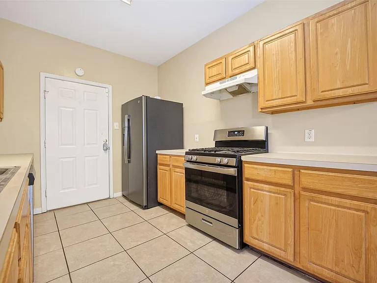 15515 Waldron Cir #B — Photo 12
