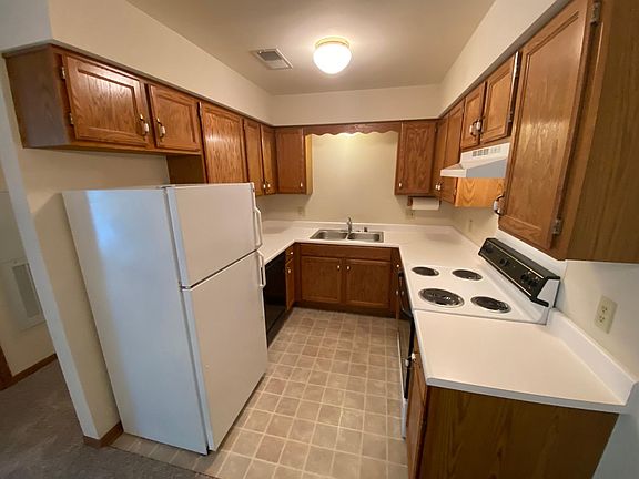 5th image of 1024 Riverbend Dr #12