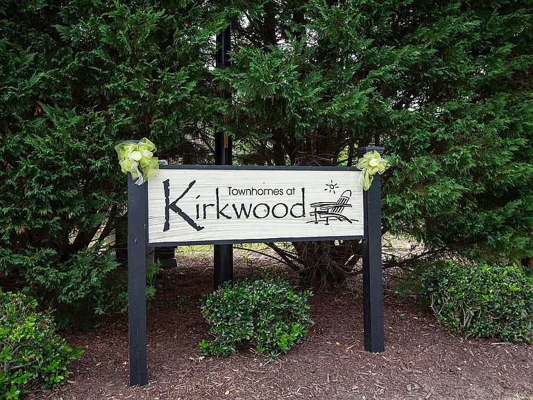 6464 Bradbury Ct — Photo 2