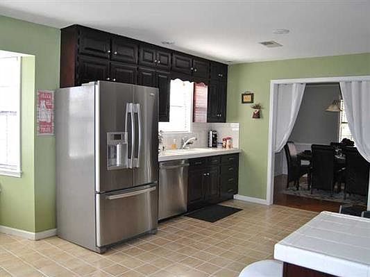 3rd image of 380 Corbitt Dr