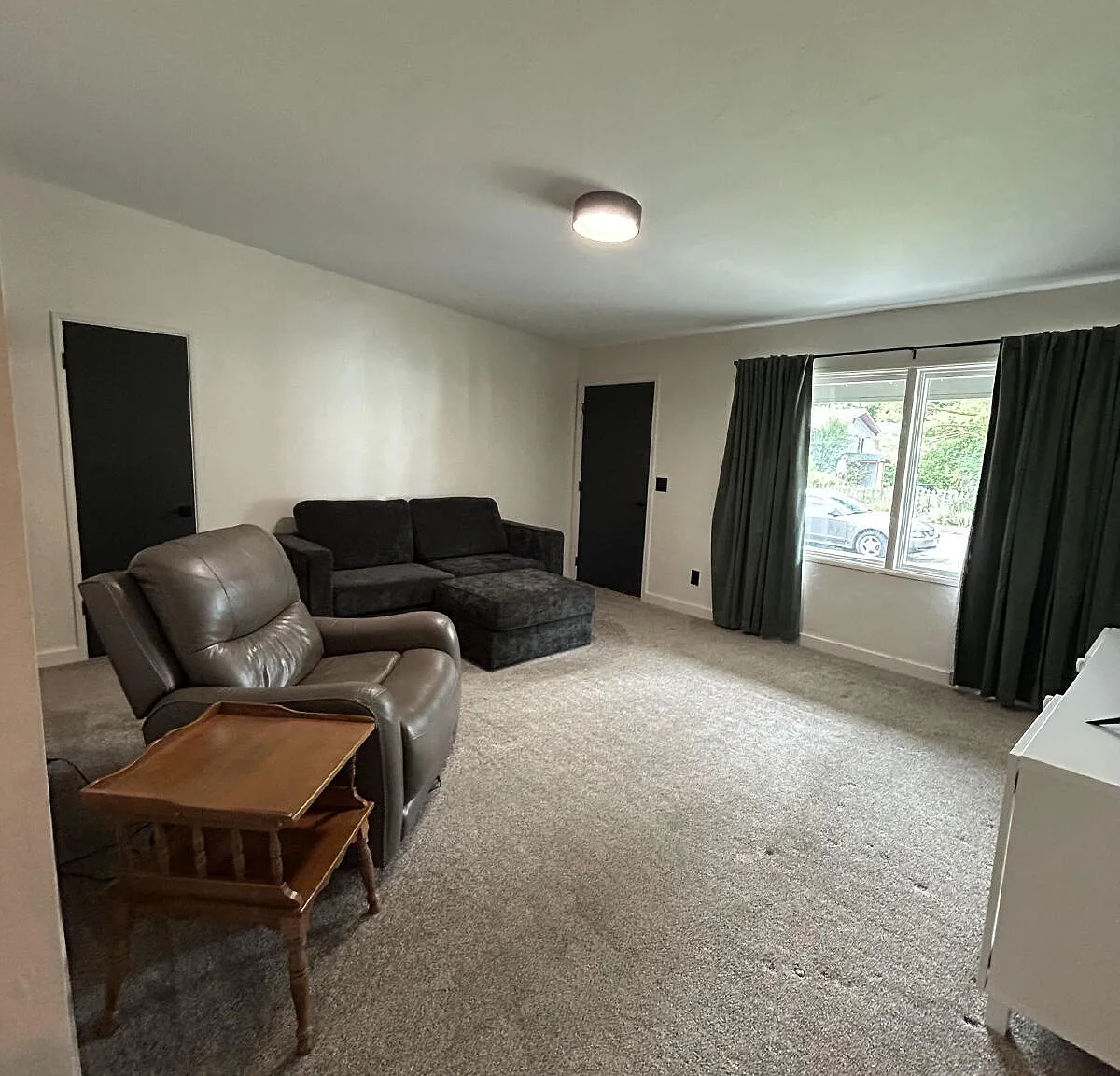 3 bed, 2.0 bath, 1700 sqft, $2,500 — Photo 2