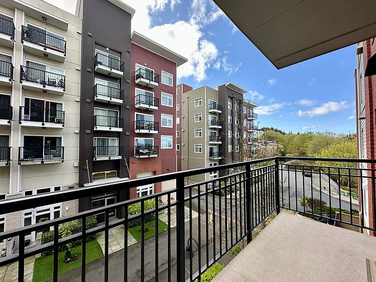 1015 Railroad Ave #303 — Photo 16