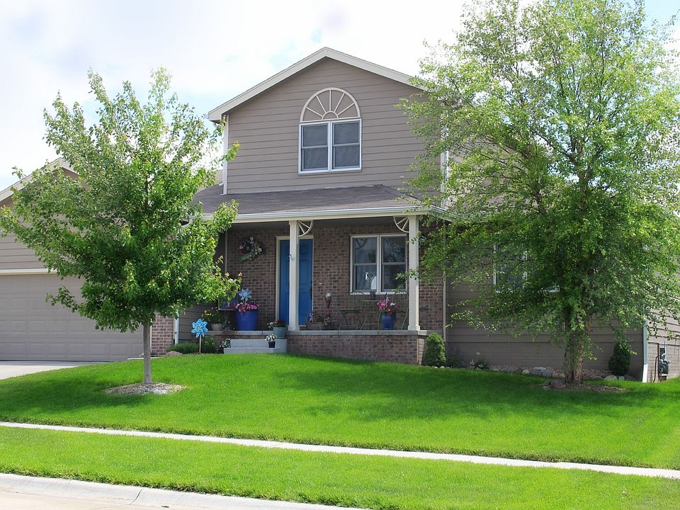 1st image of 915 Birchwood Dr