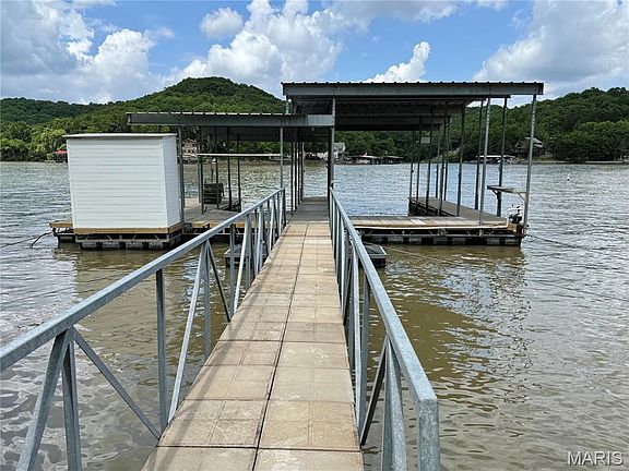 5th image of 305 Aarons Point Dr