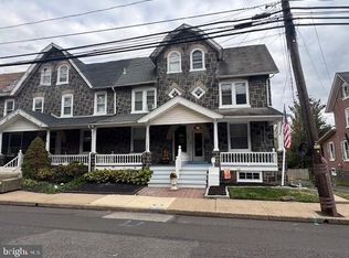 44 E Walnut St, Sellersville, PA 18960
