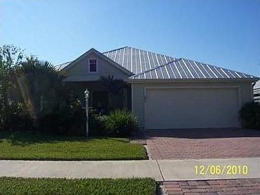 1st image of 583 NE Canoe Park Cir