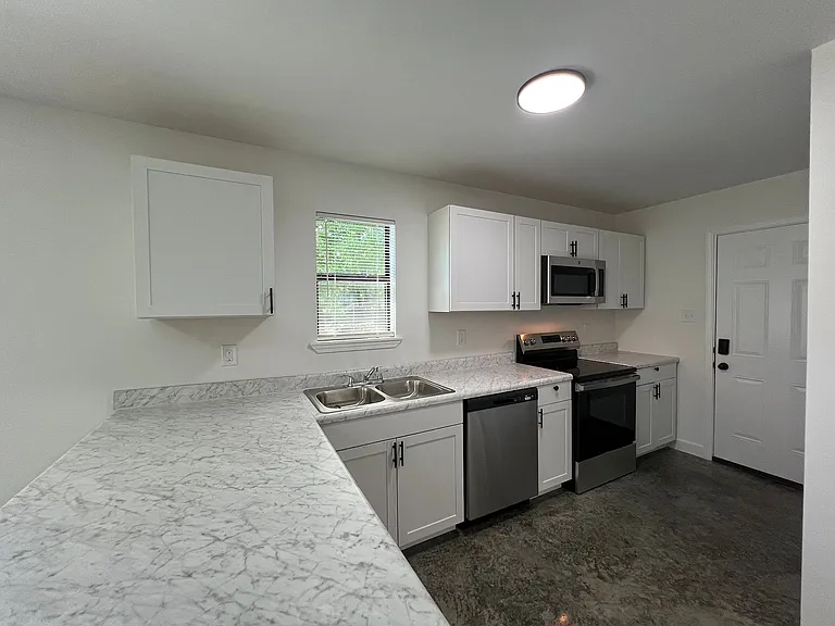 738 Hazelwood Rd — Photo 5