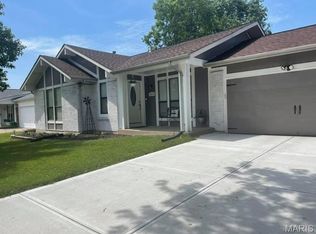1193 Summerwood Dr, Saint Peters, MO 63376