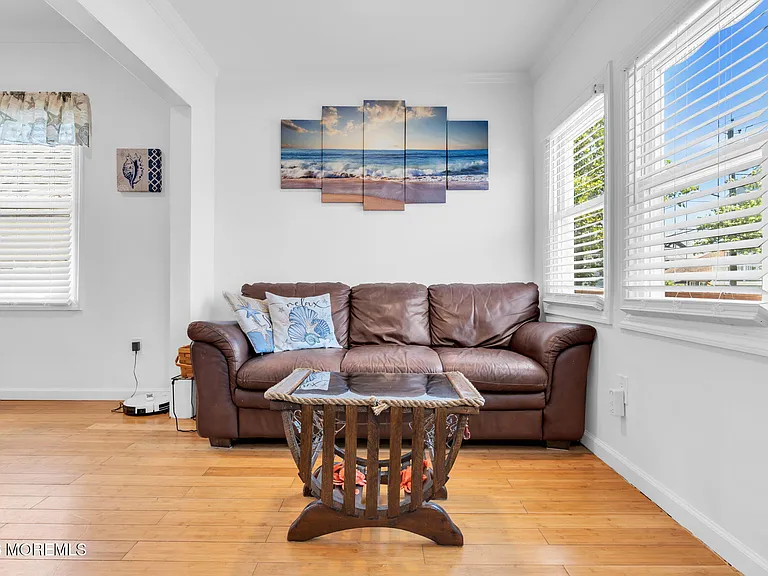 226 Dupont Ave — Photo 9