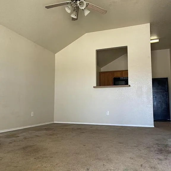 1104 Leah Dr #A — Photo 2