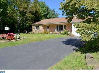 997 Lavera Rd, Warminster, PA 18974