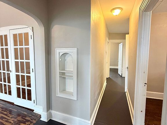 2nd image of 241A N Queen St #5