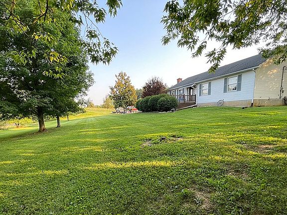 3rd image of 481 Happy Valley Ln