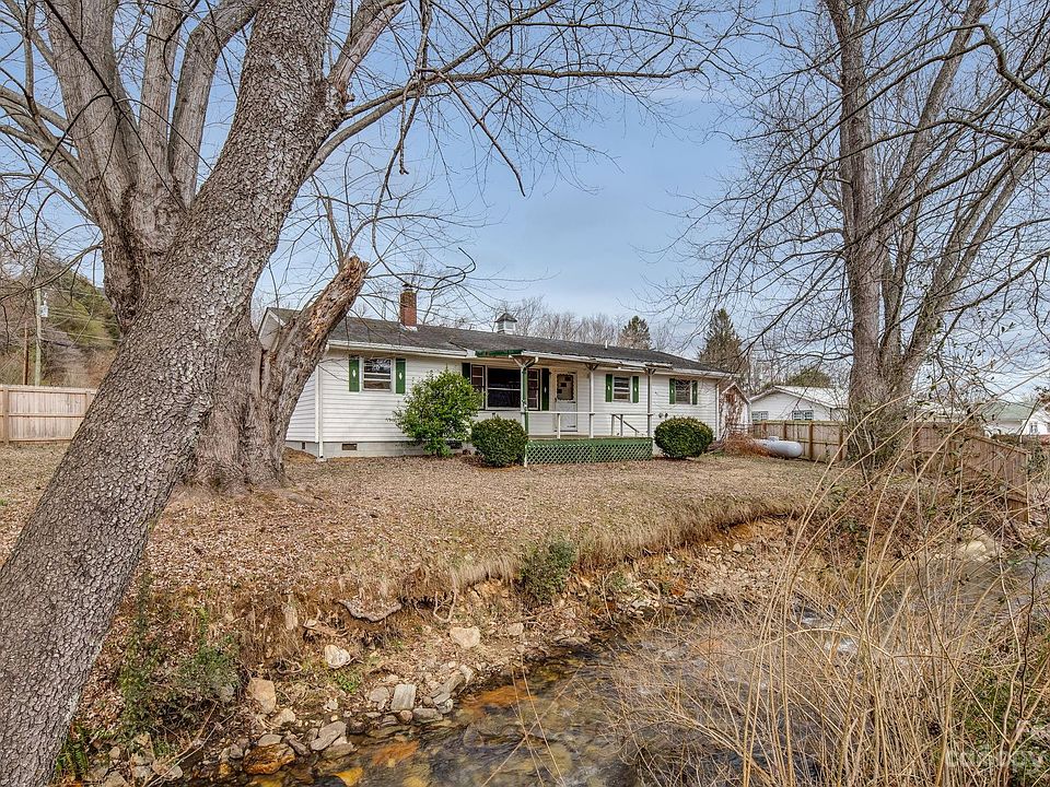 1st image of 107 Brookside Ct