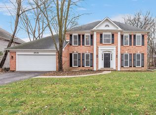 2516 River Woods Dr, Naperville, IL 60565