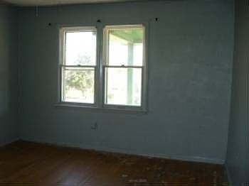 3rd image of 802 S Saville Ave
