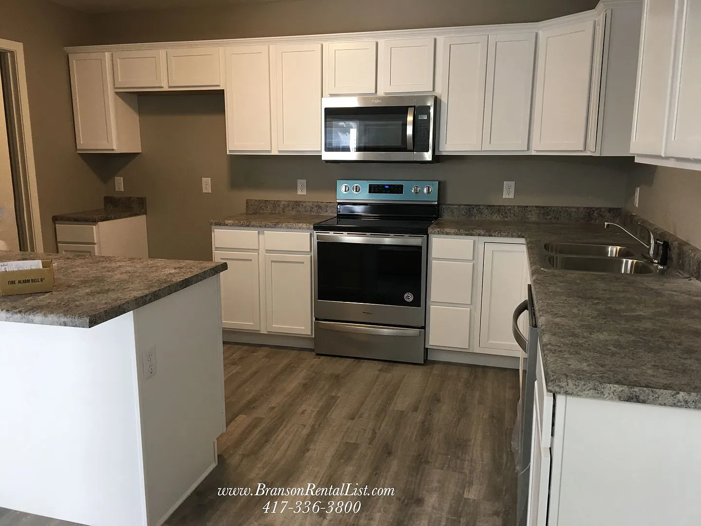 3BR with 1 Car Garage - DUPLEX — Photo 2