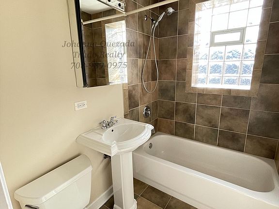 5th image of 3244 N Clifton Ave APT 2W