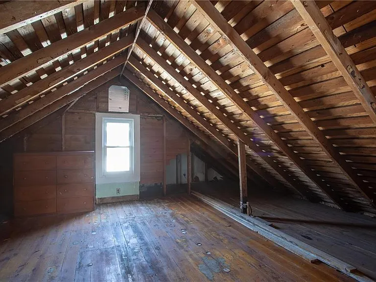 122 Holcroft Rd — Photo 17