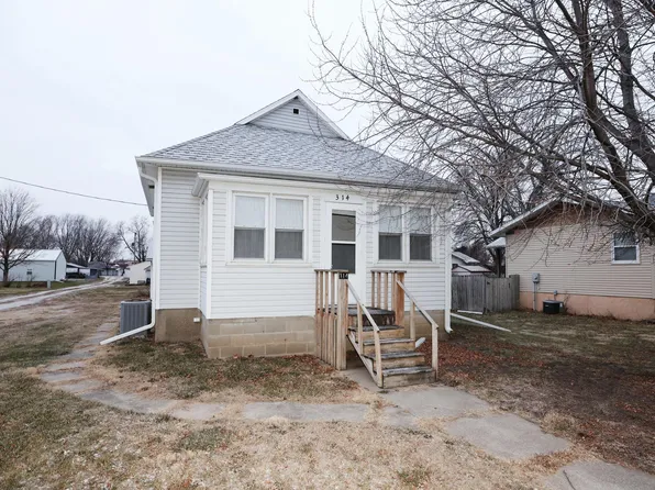 314 N 1st St, Ogden, IA 50212