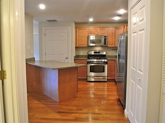 4th image of 106 Washington St Unit 35