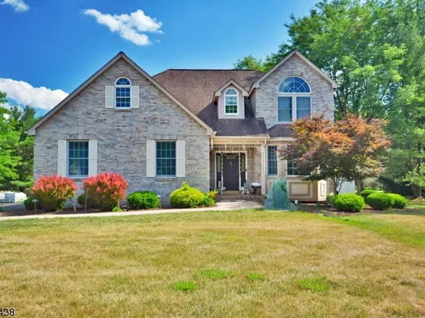 47 Woodview Dr, Montgomery Twp., NJ 08502