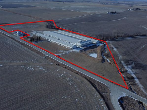 5141 22nd Ave, Mount Auburn, IA 52313