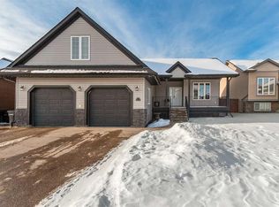 6 E Vera Close, Olds, AB T4H 0C3